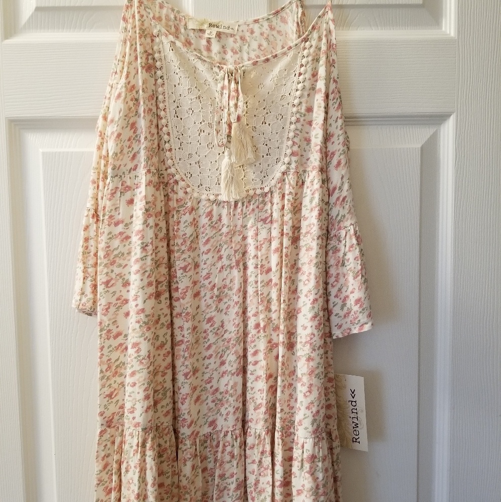 Small Cold shoulder Dress-Nwt